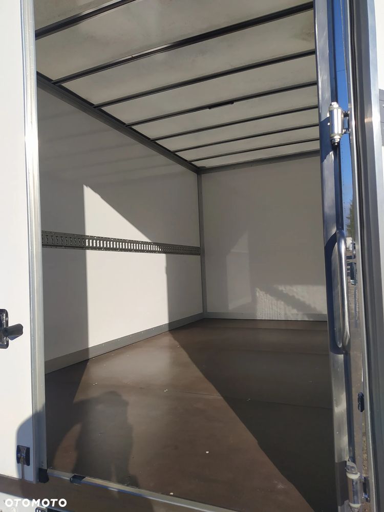 Maxus E-Deliver 9 - 38