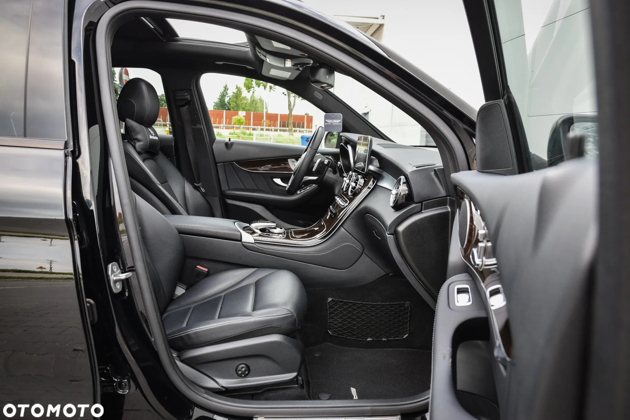 Mercedes-Benz GLC 300 4Matic 9G-TRONIC AMG Line - 25
