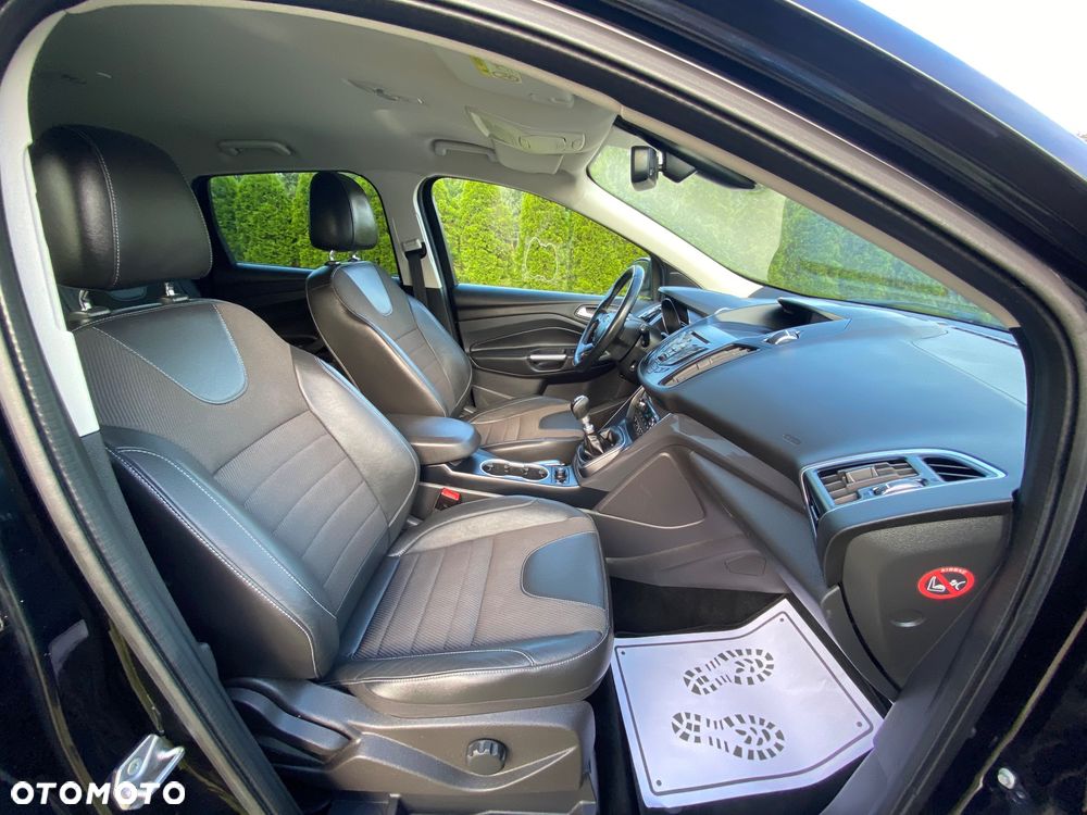 Ford Kuga 2.0 TDCi 4x4 Titanium - 36