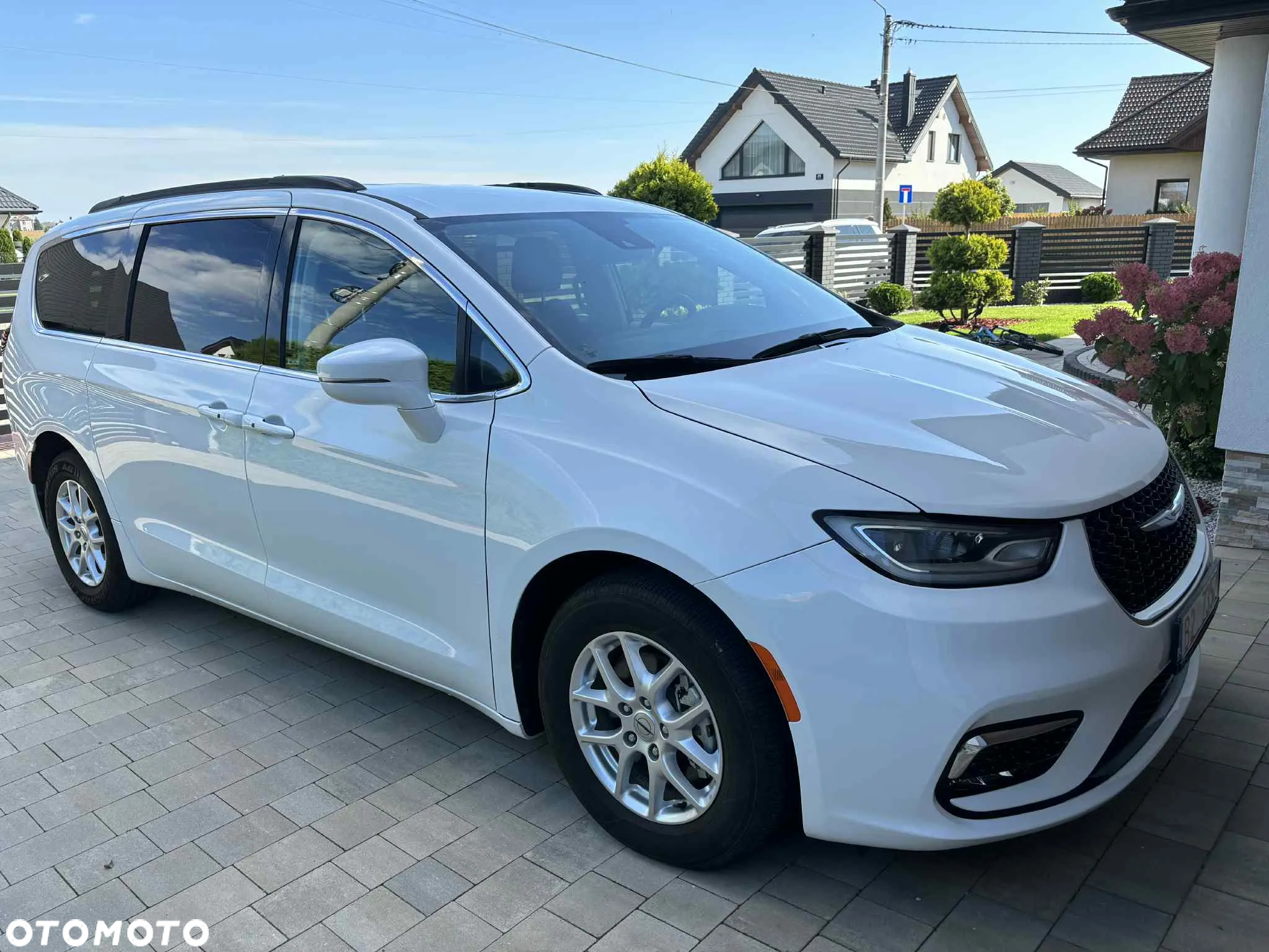 Chrysler Pacifica - 10