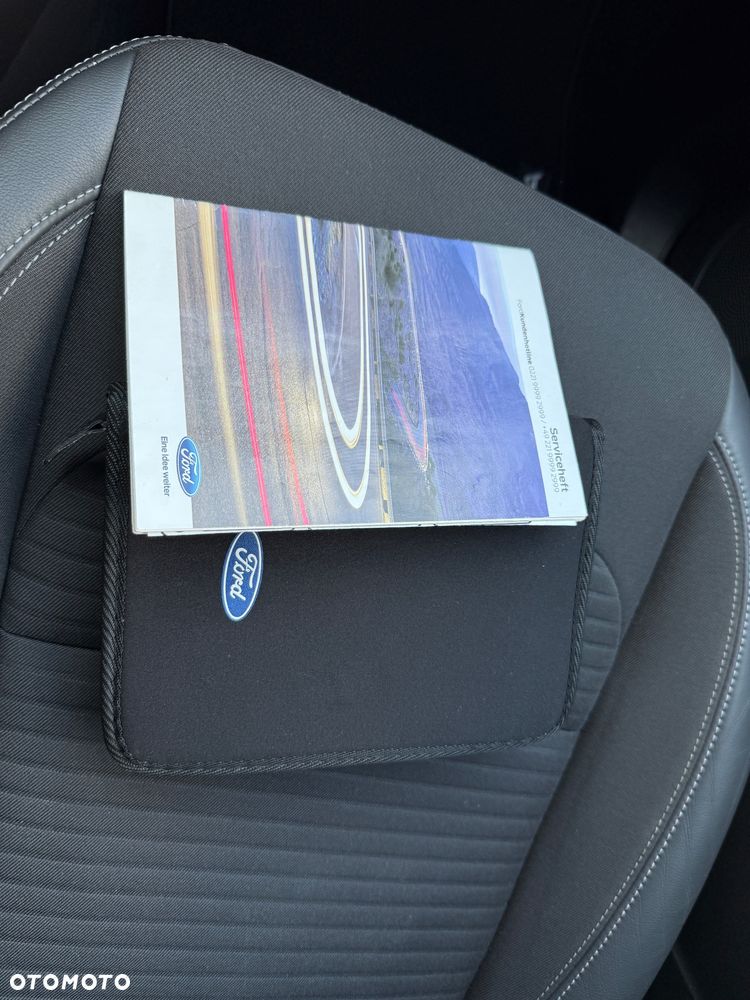 Ford Kuga 1.5 EcoBoost 2x4 Titanium - 32