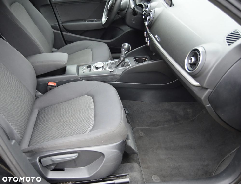 Audi A3 Sportback 35 TFSI Sport S tronic - 12