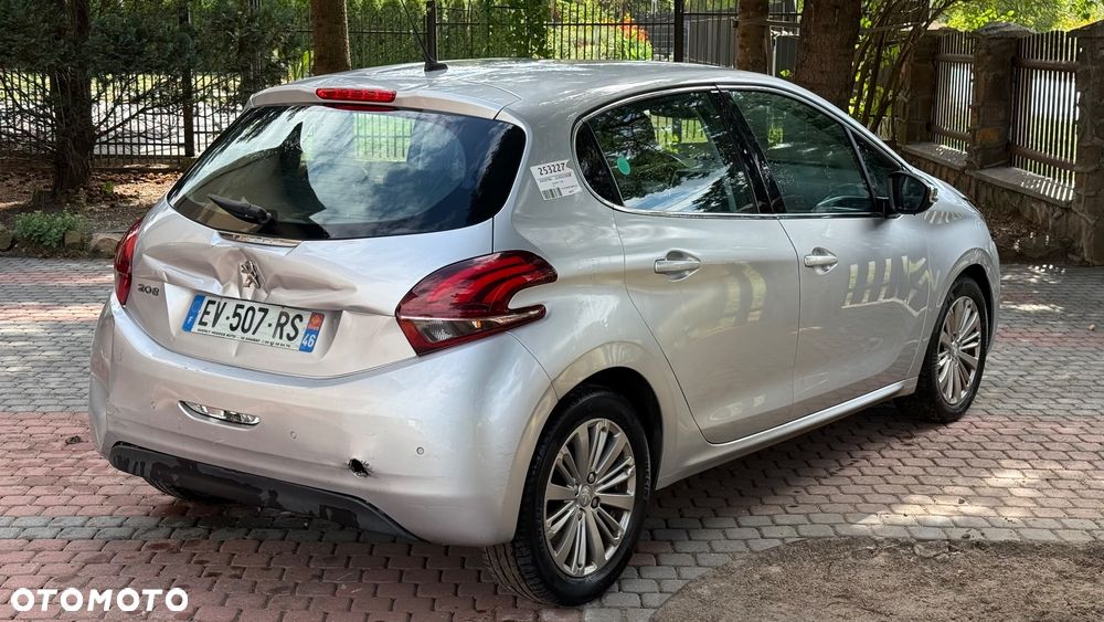 Peugeot 208 1.2 PureTech Allure - 5
