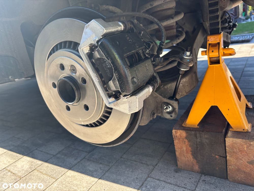 Volvo XC 70 - 40