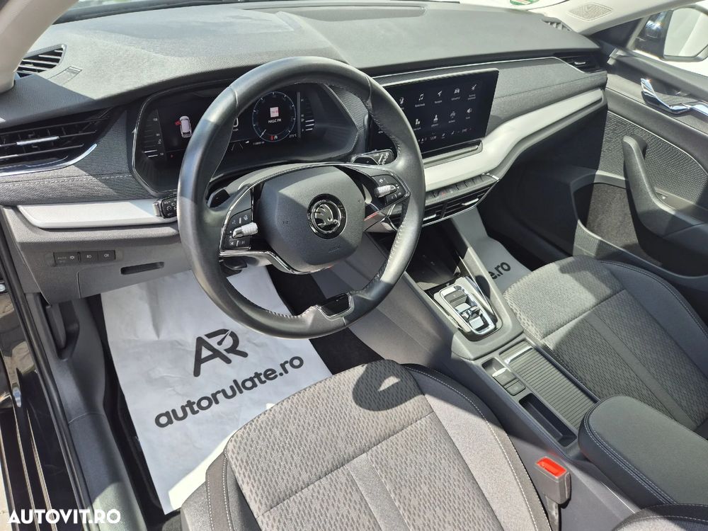 Skoda Octavia Combi 2.0 TDI DSG Style - 9