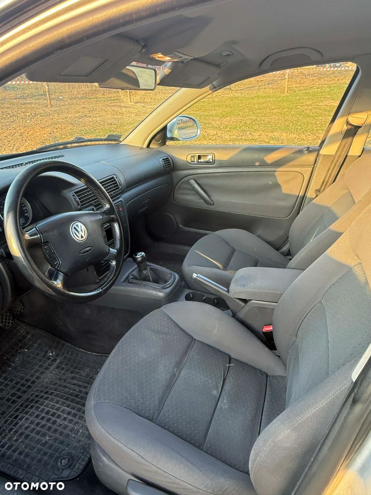 Volkswagen Passat - 8