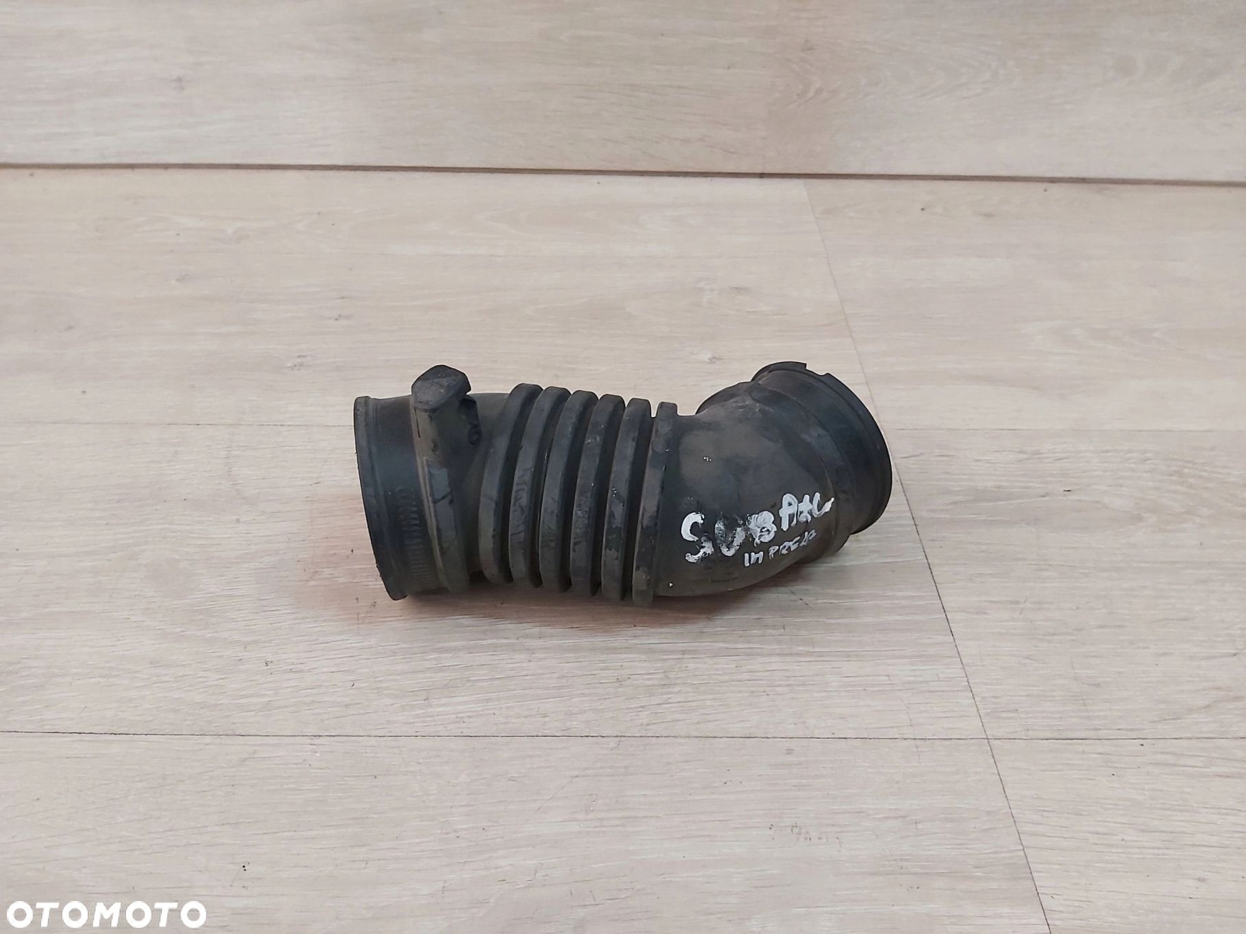 SUBARU Impreza Kombi WRX STI rura dolotu powietrza A13FE00 - 1