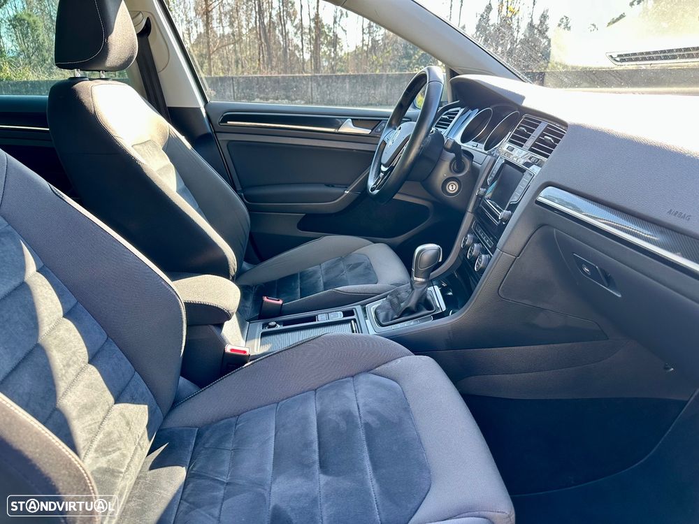 VW Golf 1.6 TDi Highline DSG - 38