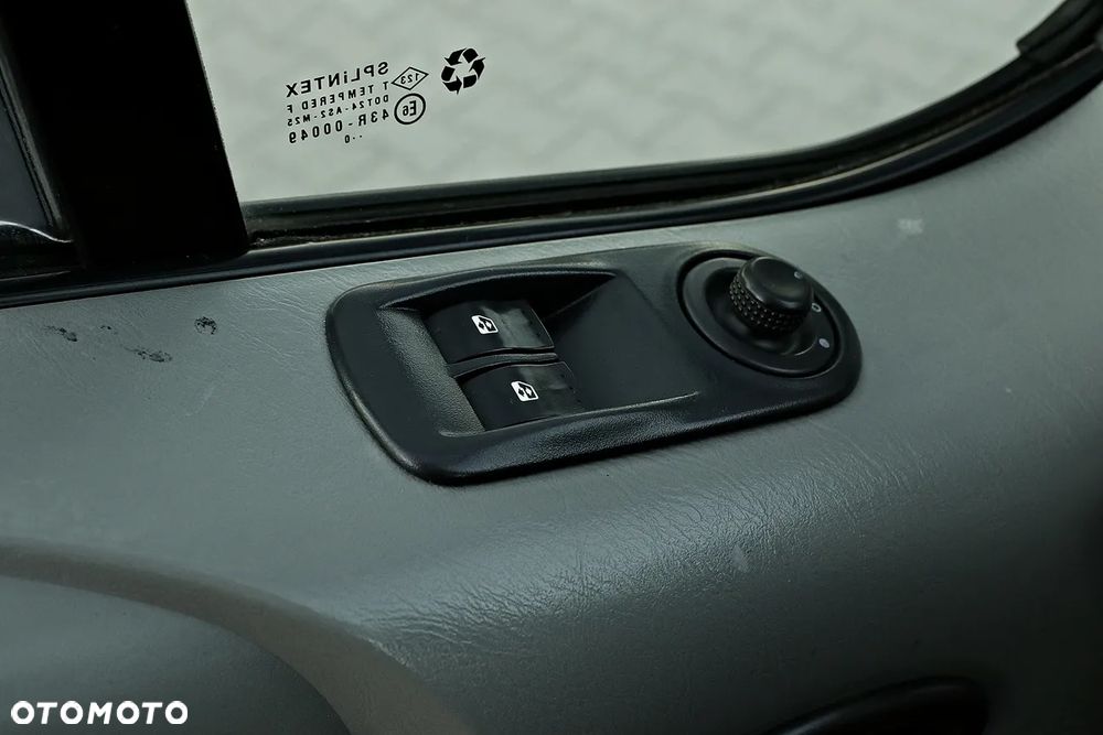 Opel Vivaro - 36