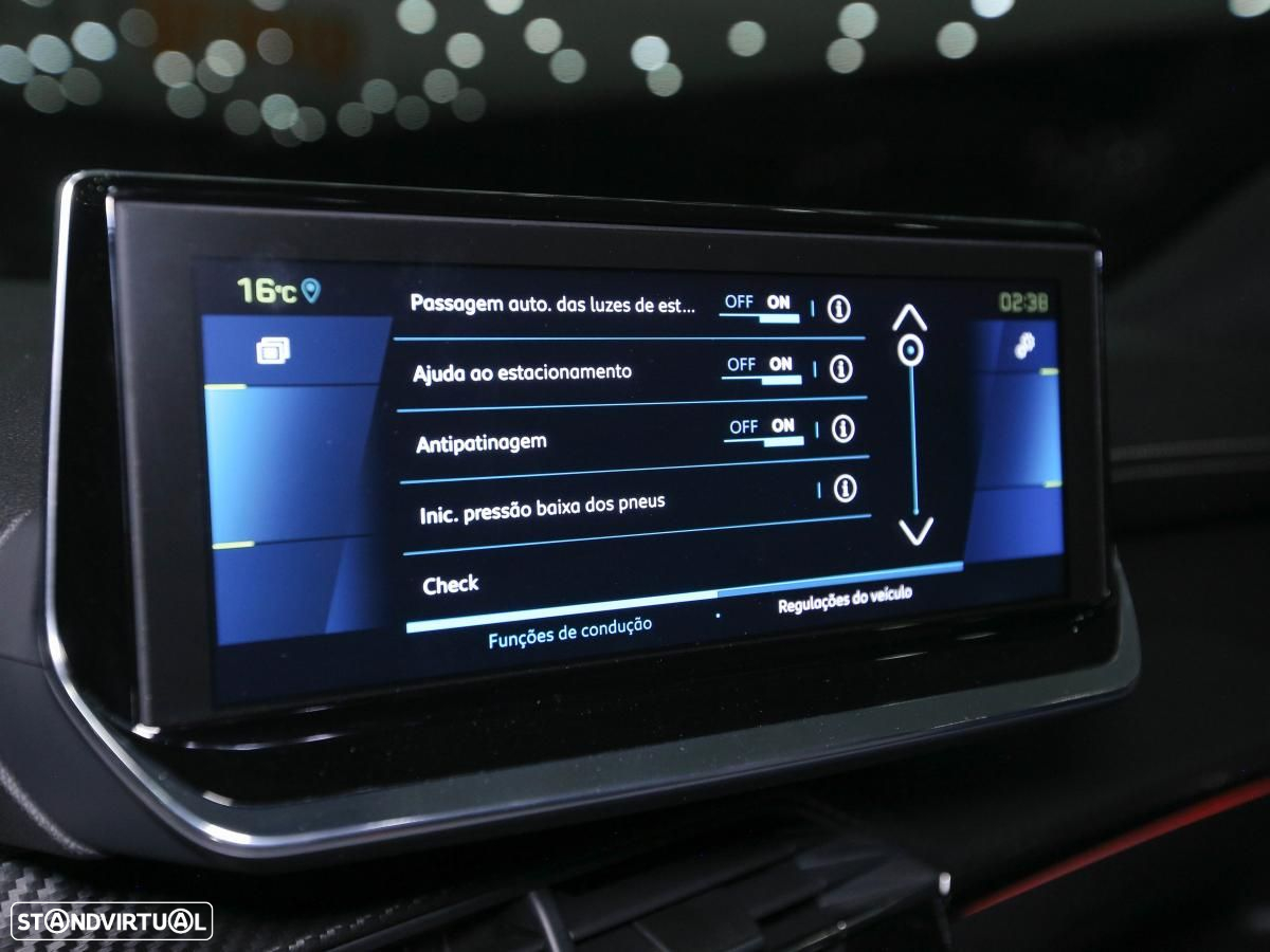 Peugeot e-2008 50 kWh GT - 19