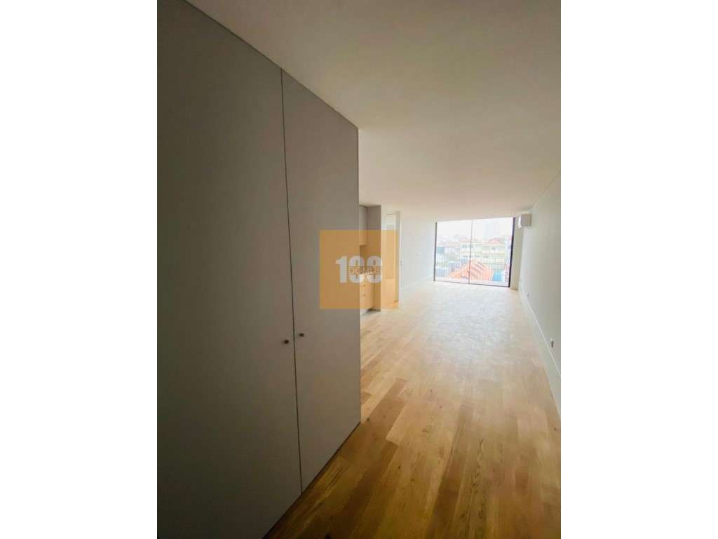T2 duplex terraço - Mártires da Liberdade - Grande imagem: 3/27