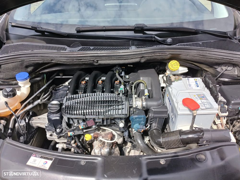 Peugeot 208 1.2 VTi Allure - 24