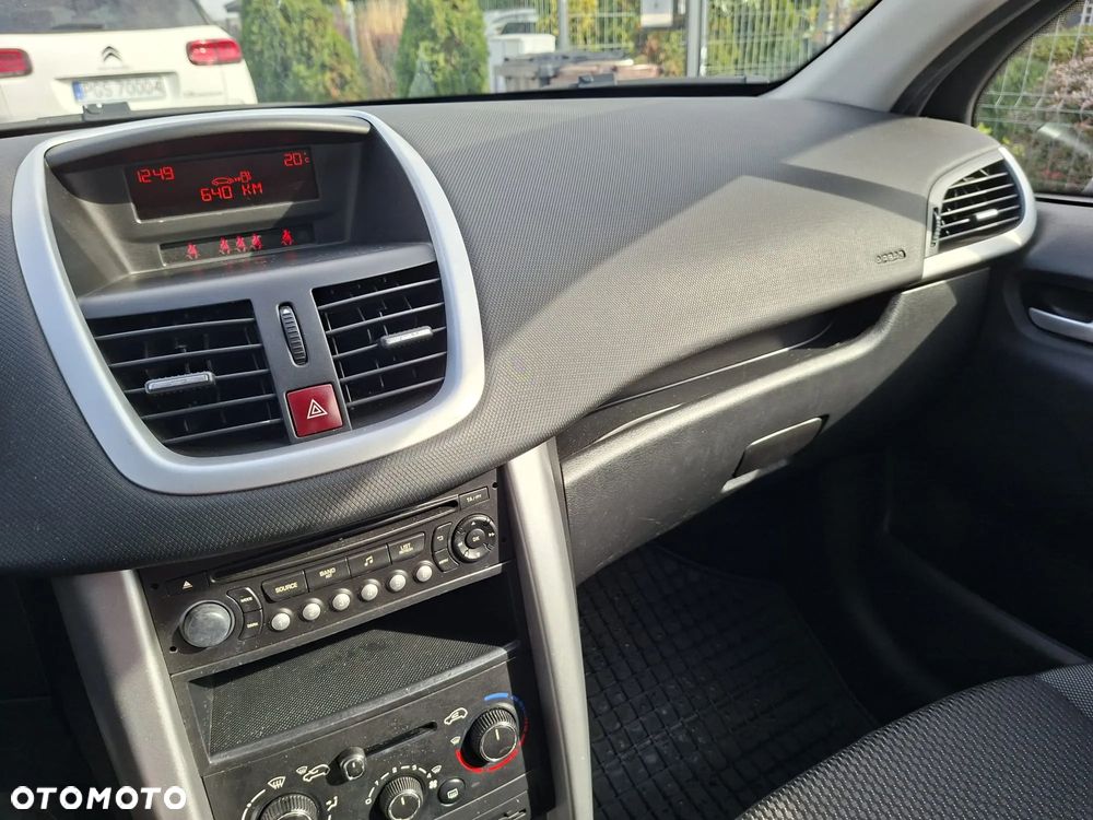 Peugeot 207 - 4