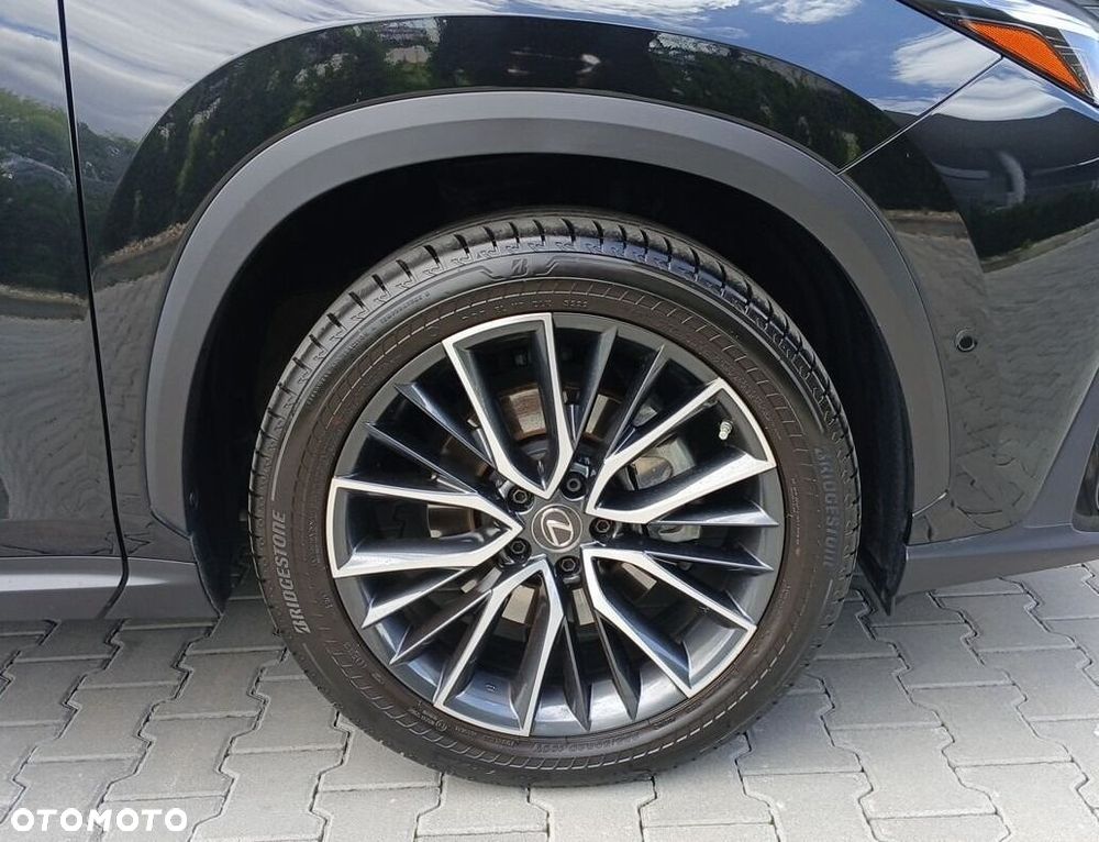 Lexus NX 350h Omotenashi AWD - 11