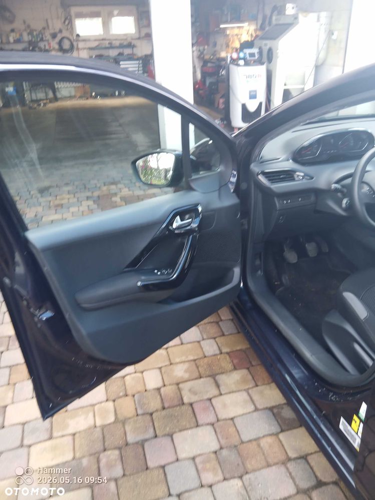 Peugeot 208 - 6