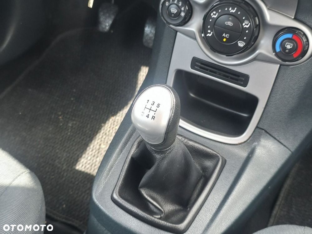 Ford Fiesta - 15