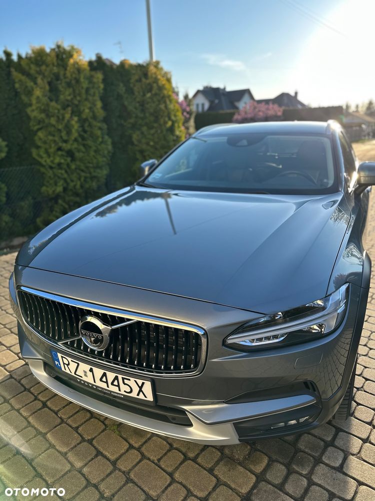 Volvo V90 T5 GPF Momentum - 1