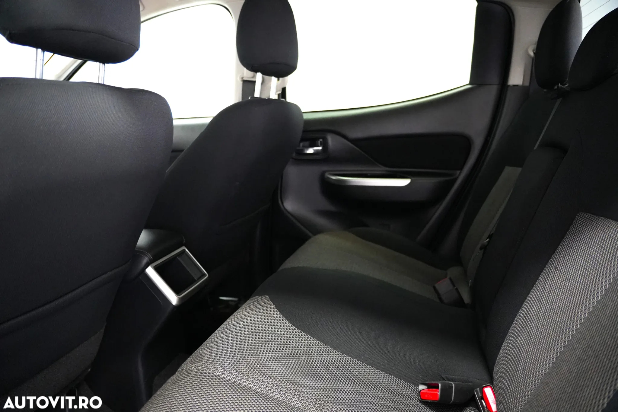 Mitsubishi L200 Double Cab 2.2 DI-D M/T Intense - 9