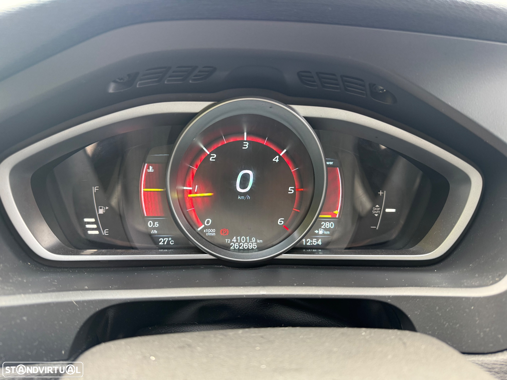 Volvo V40 2.0 D4 R-Design - 6