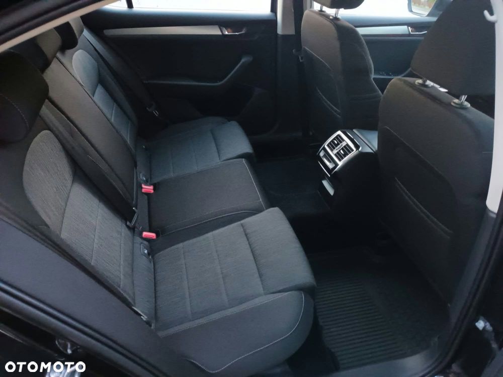Skoda Superb 1.8 TSI Ambition DSG - 8