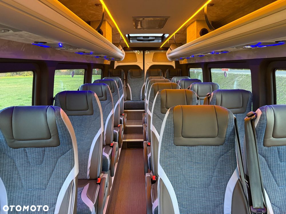 Mercedes-Benz Sprinter 519 - 28