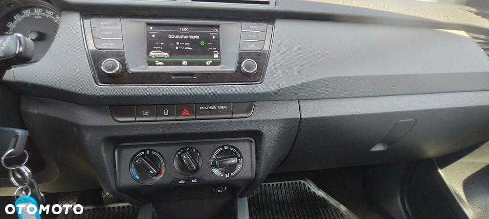 Skoda Fabia 1.0 Style Color - 10