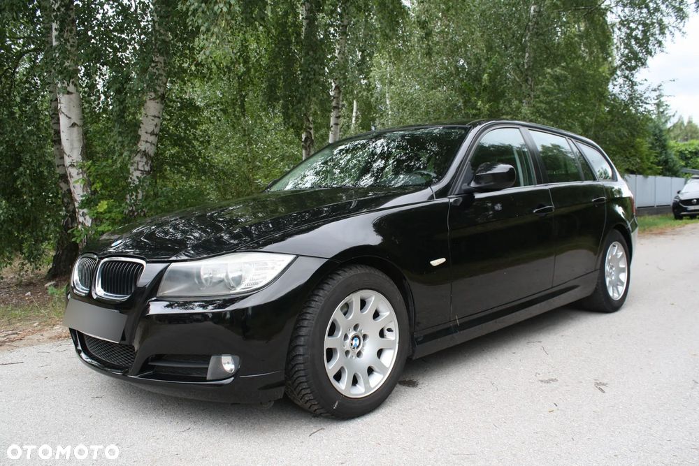 BMW 3 Series 2010 photo 3
