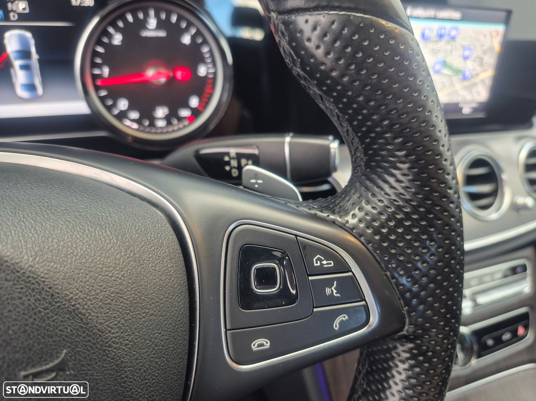 Mercedes-Benz E 220 d Exclusive Line - 13