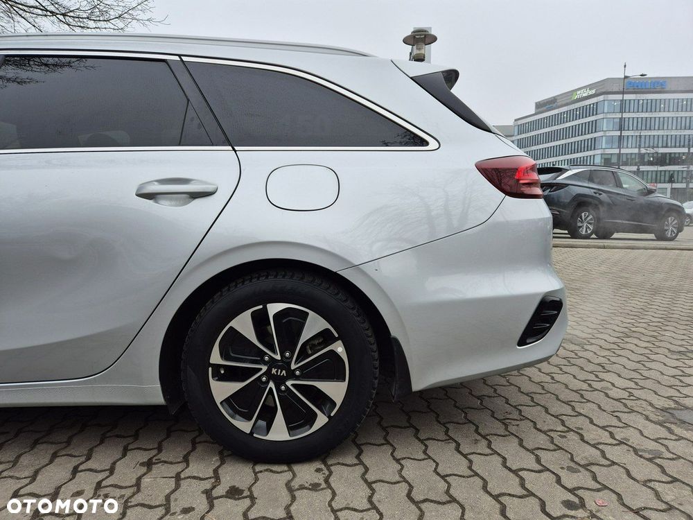 Kia Ceed 1.6 GDI PHEV L DCT - 17