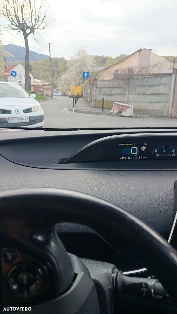 Toyota Prius Hybrid Executive - 12