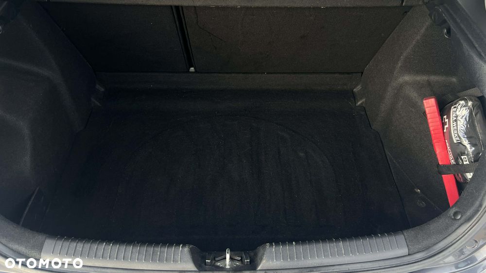 Kia Ceed - 26