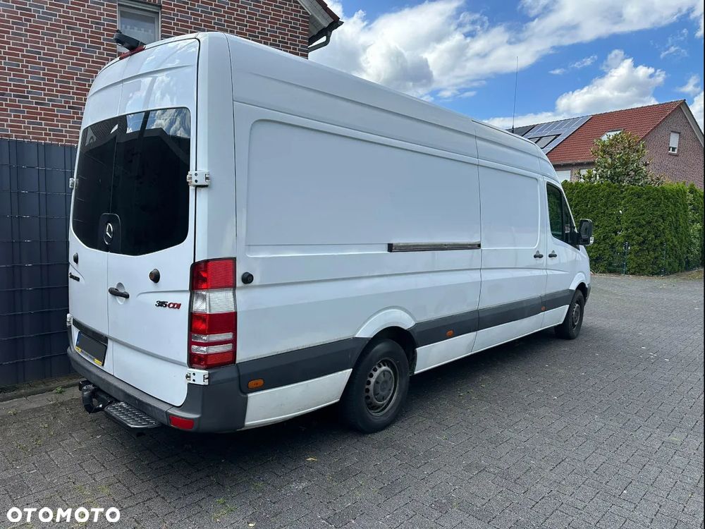 Mercedes-Benz Sprinter - 2