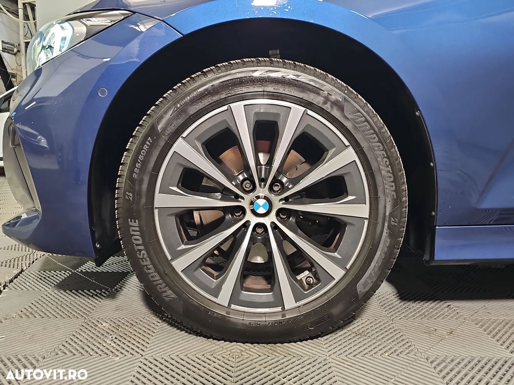 BMW Seria 3 330i xDrive AT - 14