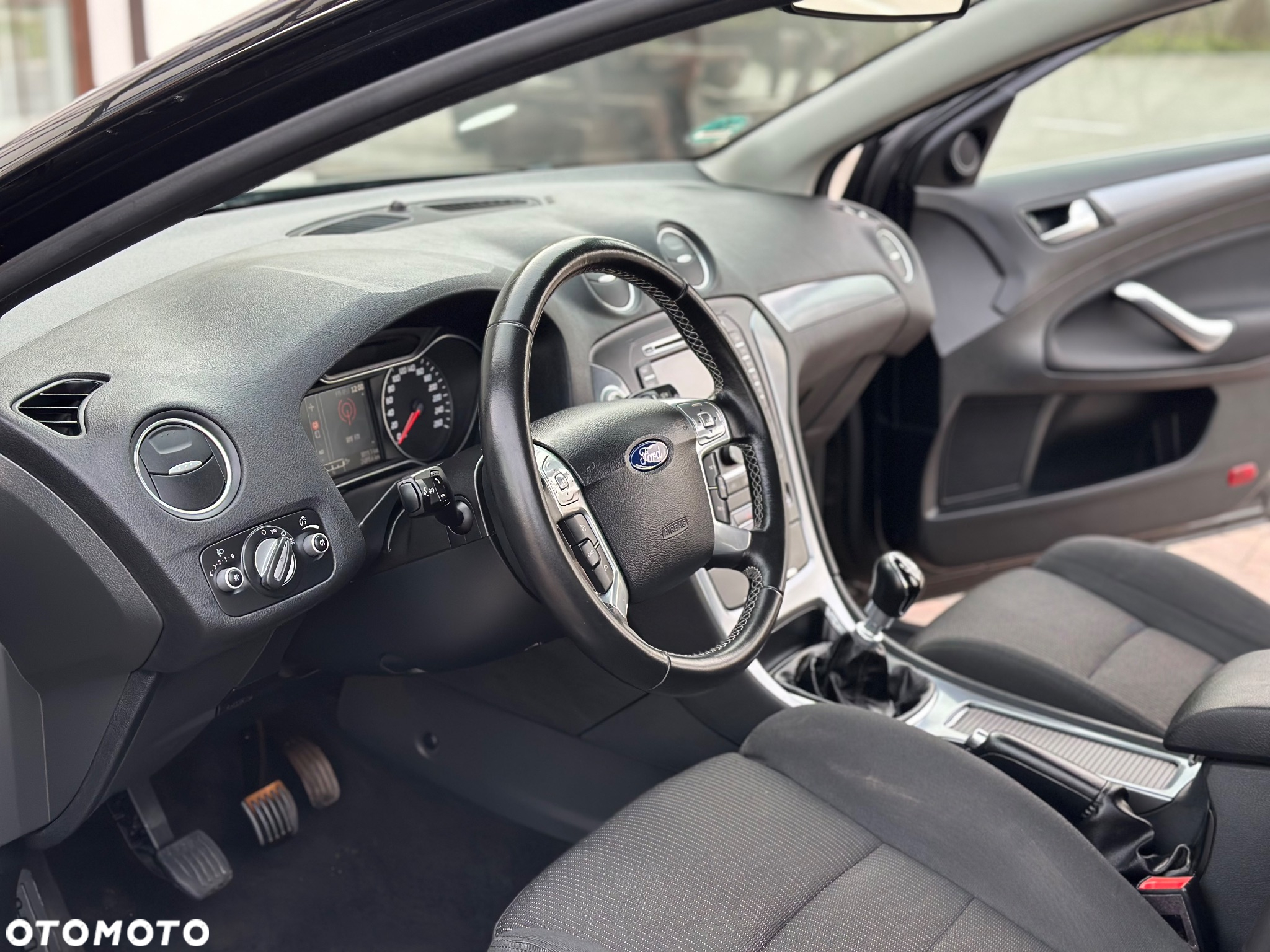 Ford Mondeo 2.0 TDCI Titanium X - 22