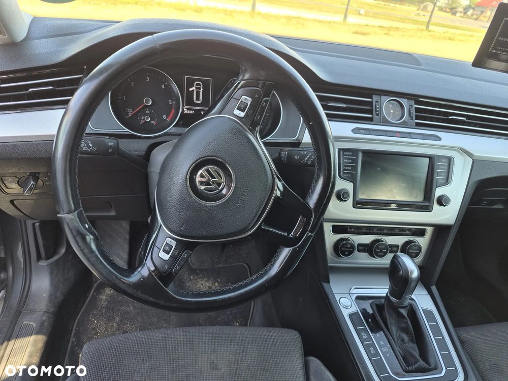 Volkswagen Passat 2.0 TDI SCR (BlueMotion Technology) DSG Comfortline - 6