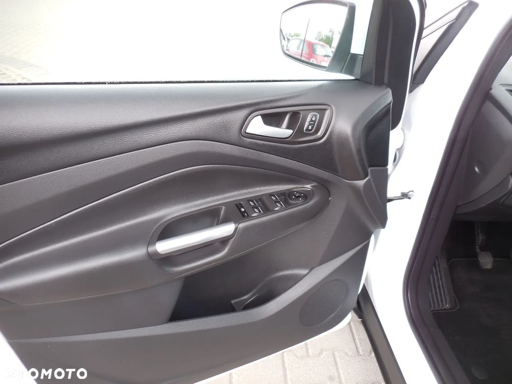Ford Kuga - 15