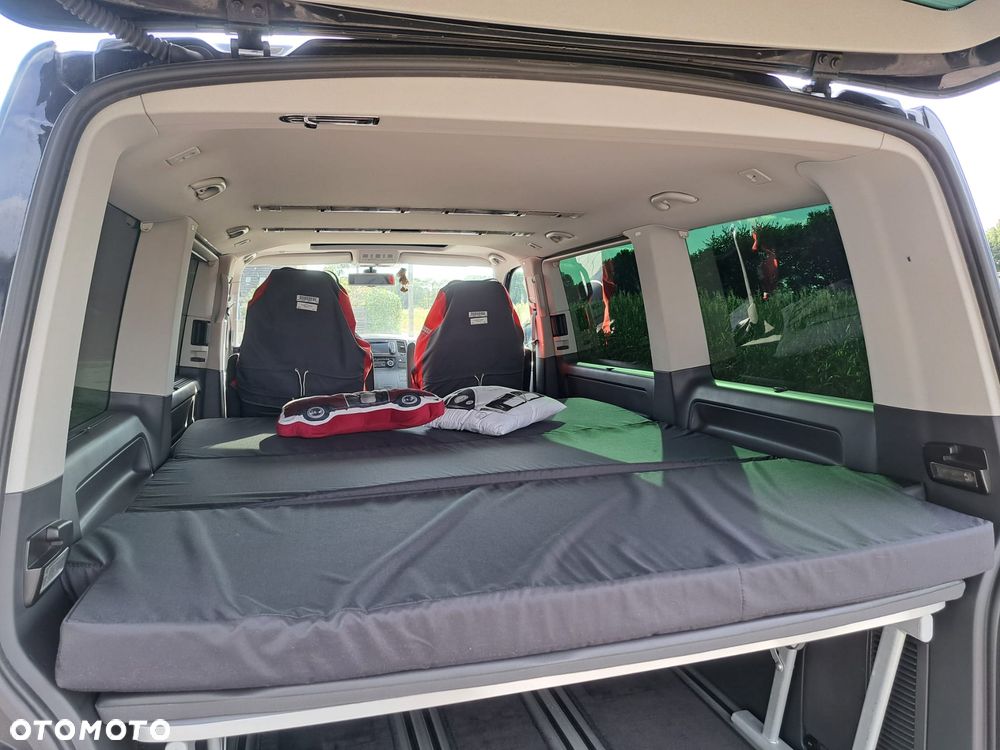 Volkswagen Multivan - 10