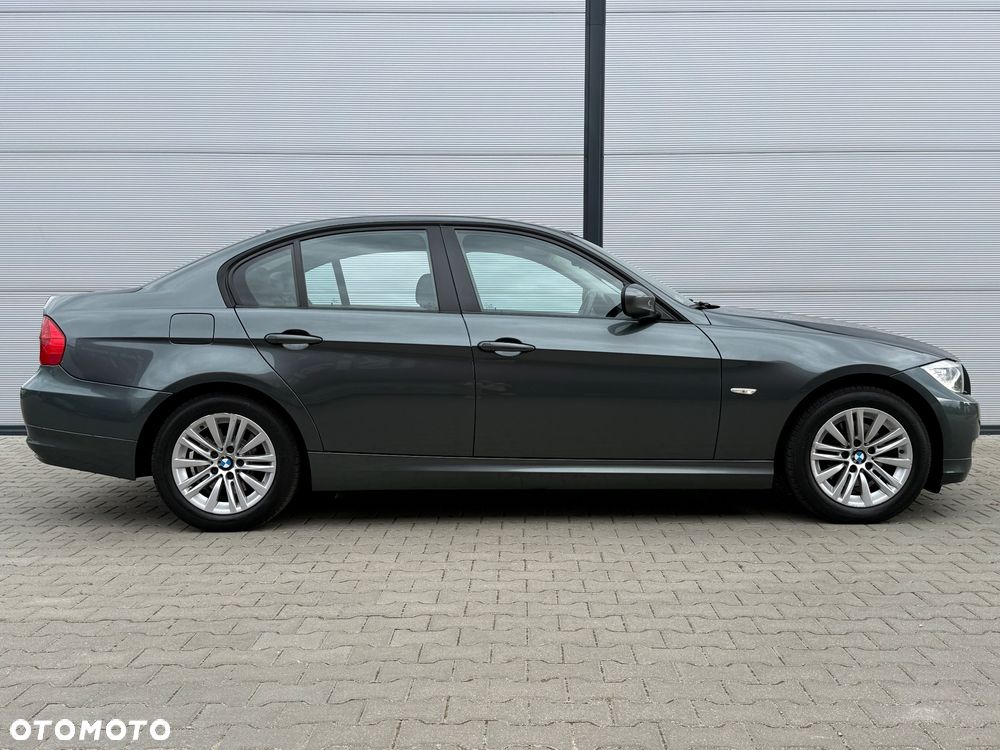BMW Seria 3 320i Edition Sport - 40
