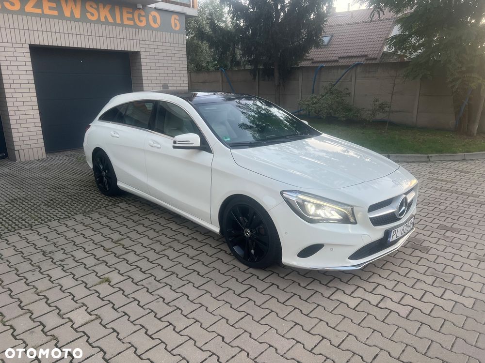 Mercedes-Benz CLA 180 7G-DCT UrbanStyle Edition - 3