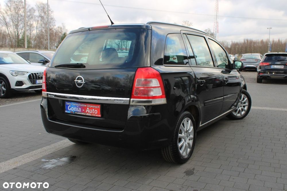 Opel Zafira - 10