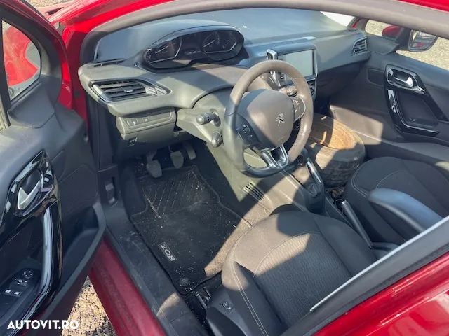Dezmembrez Peugeot 208 an 2018 1.2 Benzina Euro 6 Pure tech - 9