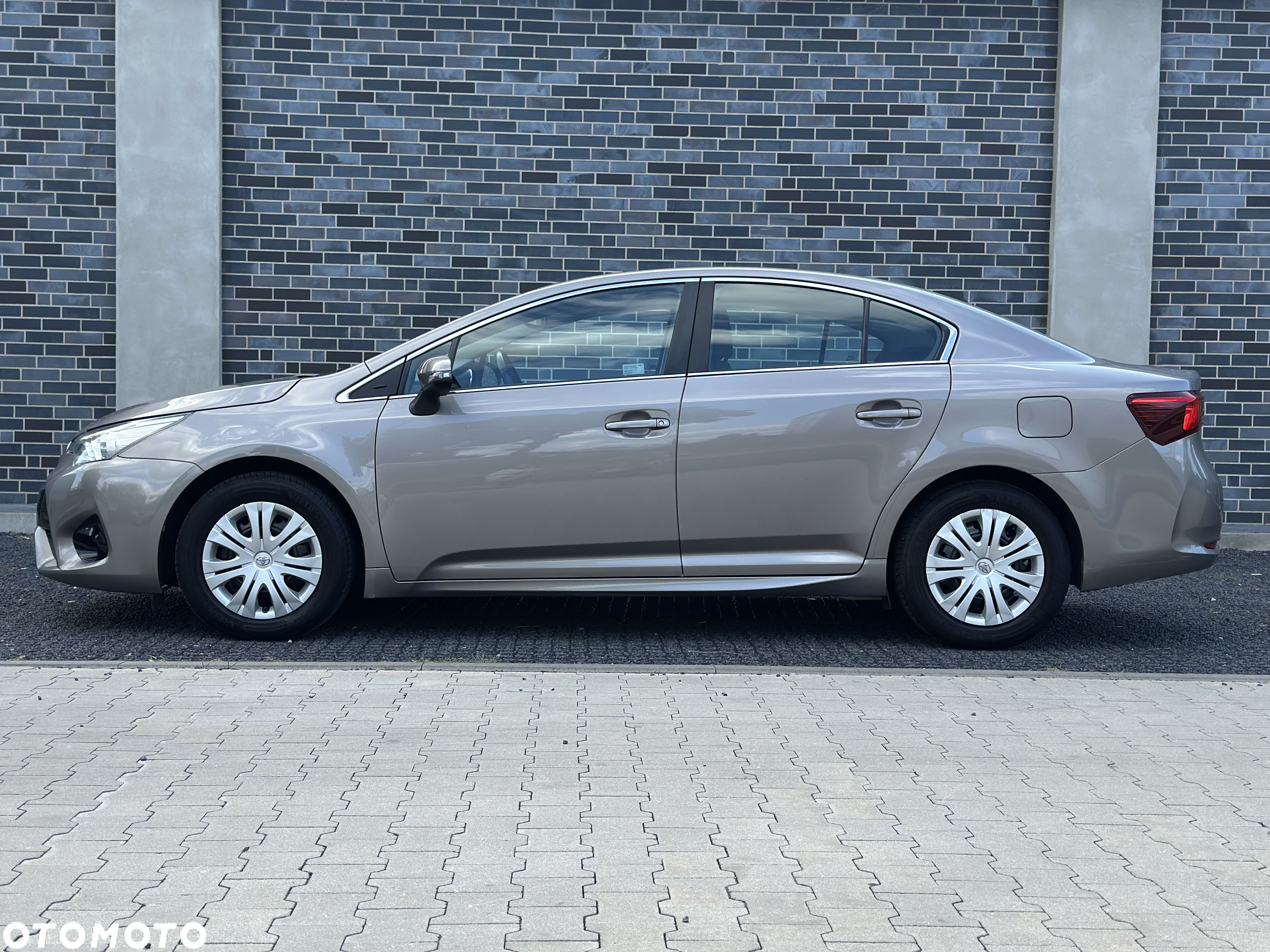 Toyota Avensis 1.6 Active - 7
