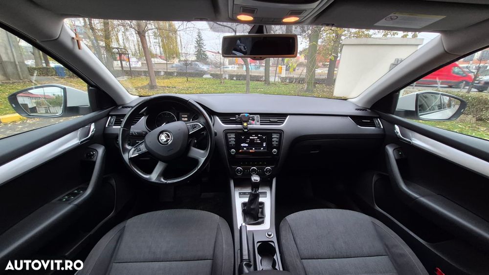 Skoda Octavia 1.2 TSI ELEGANCE - 8