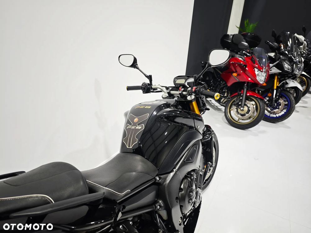 Yamaha FZ - 11