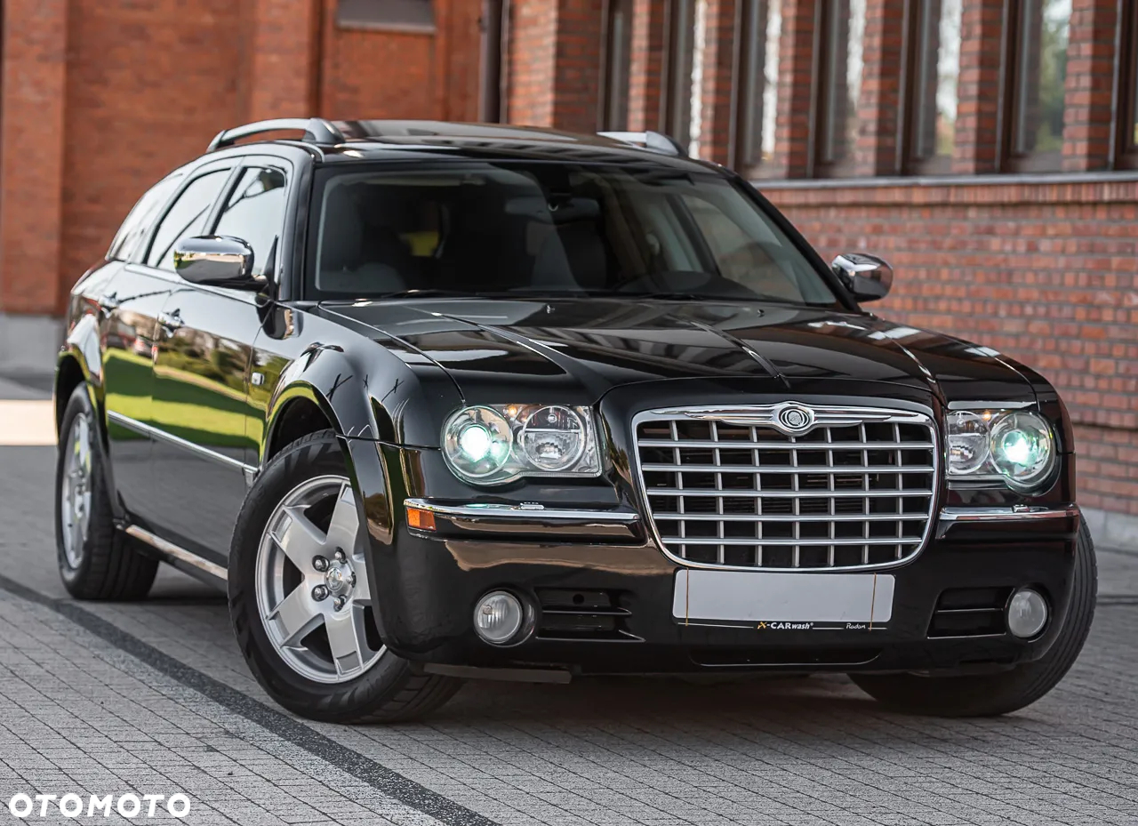 Chrysler 300C 5.7 V8 Hemi AWD - 2