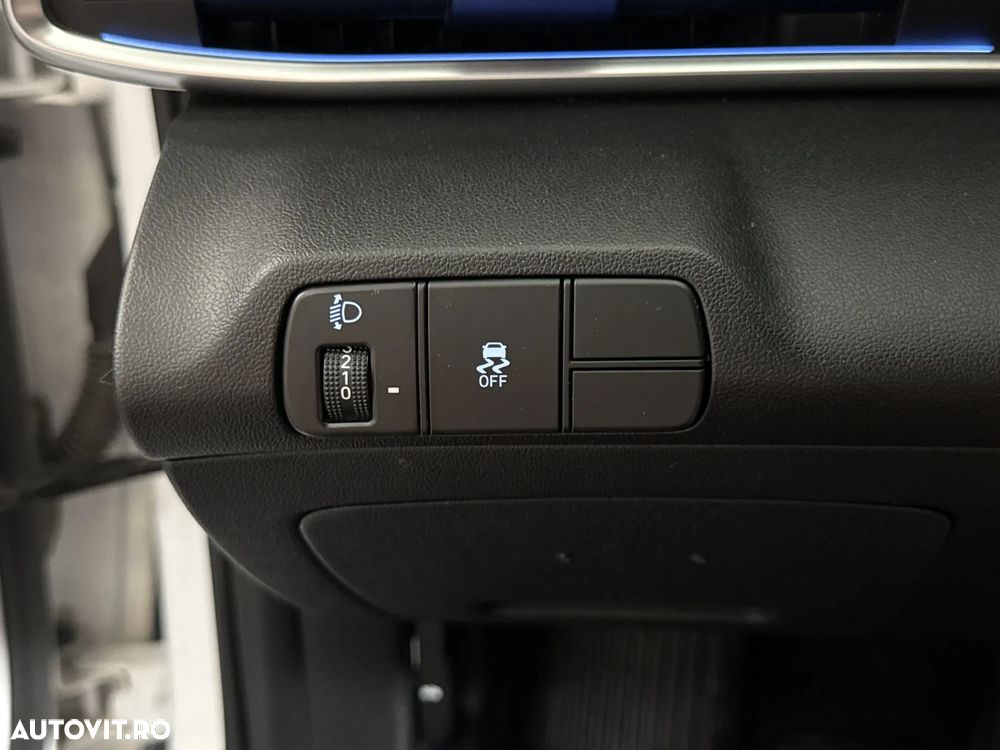 Hyundai Elantra - 16