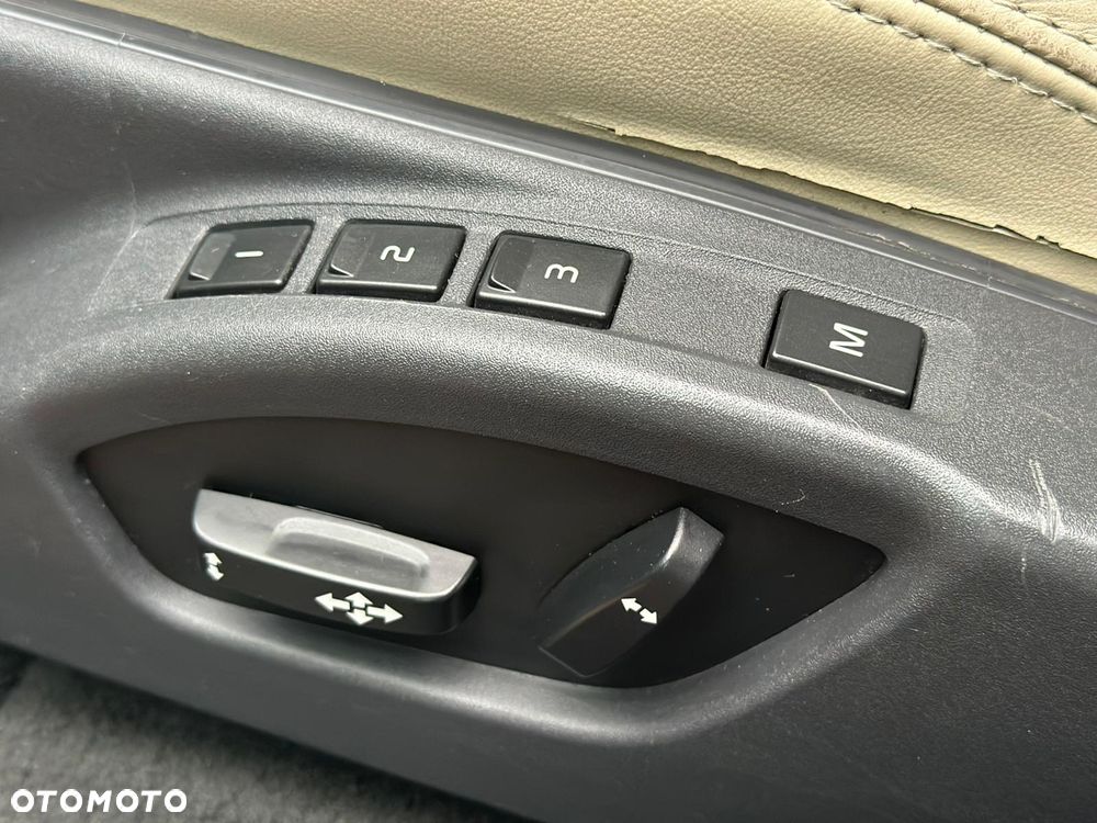 Volvo XC 60 - 22