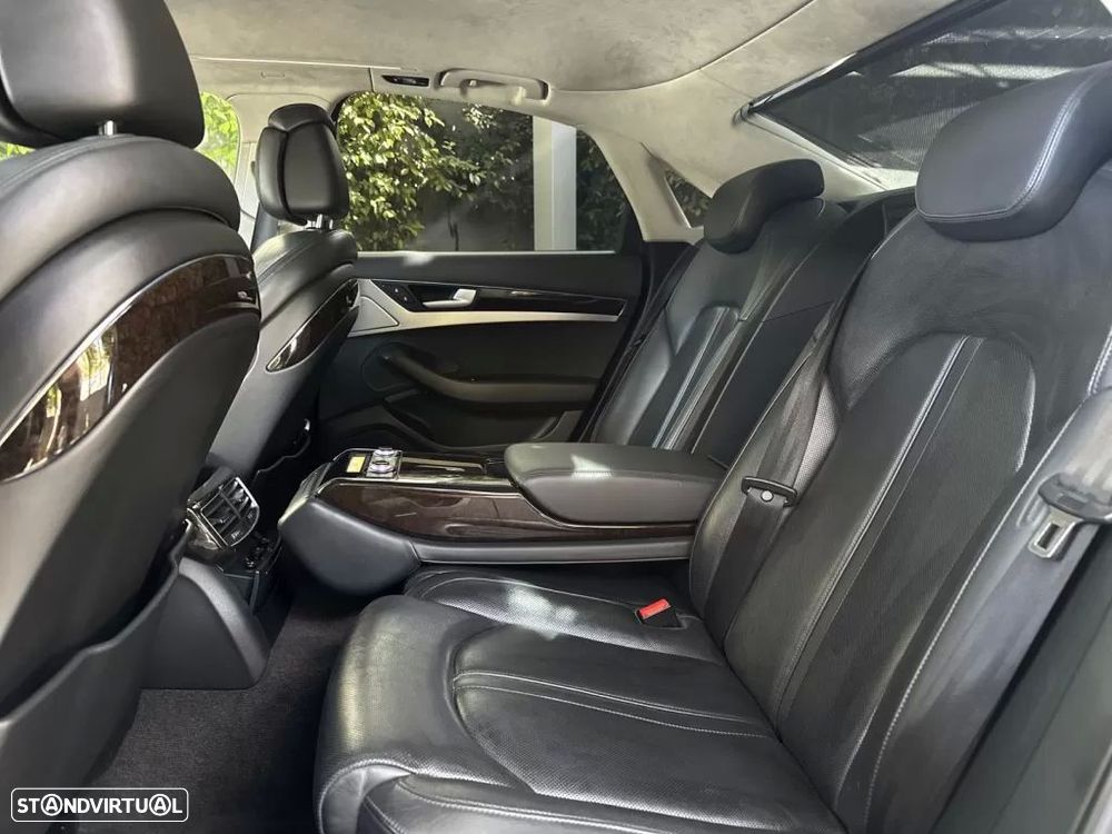 Audi A8 3.0 TDI V6 quattro Clean Exclusive - 23