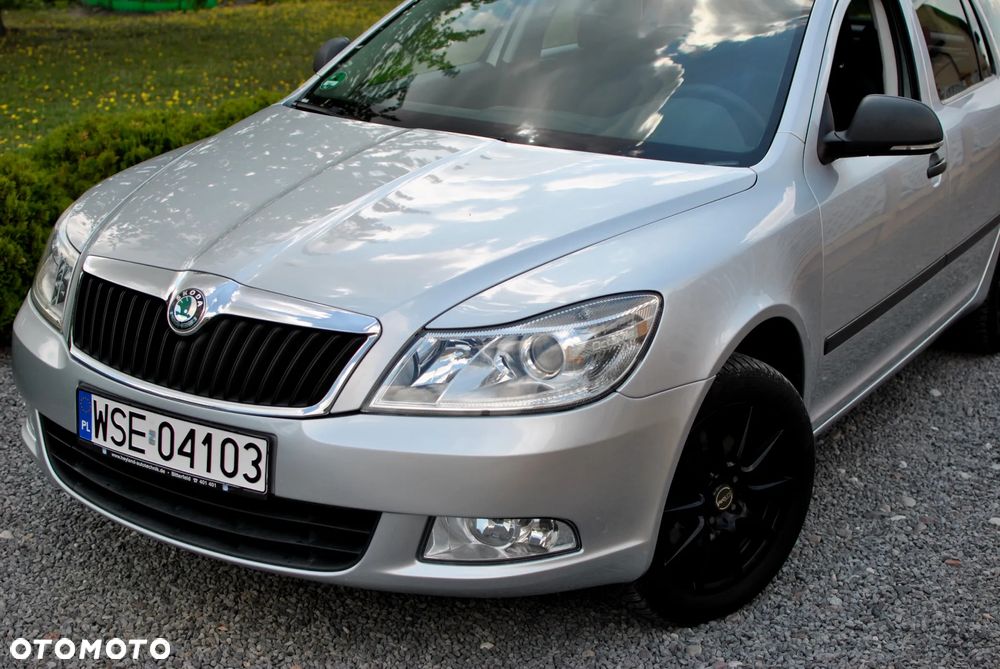 Skoda Octavia 1.6 Ambiente - 9