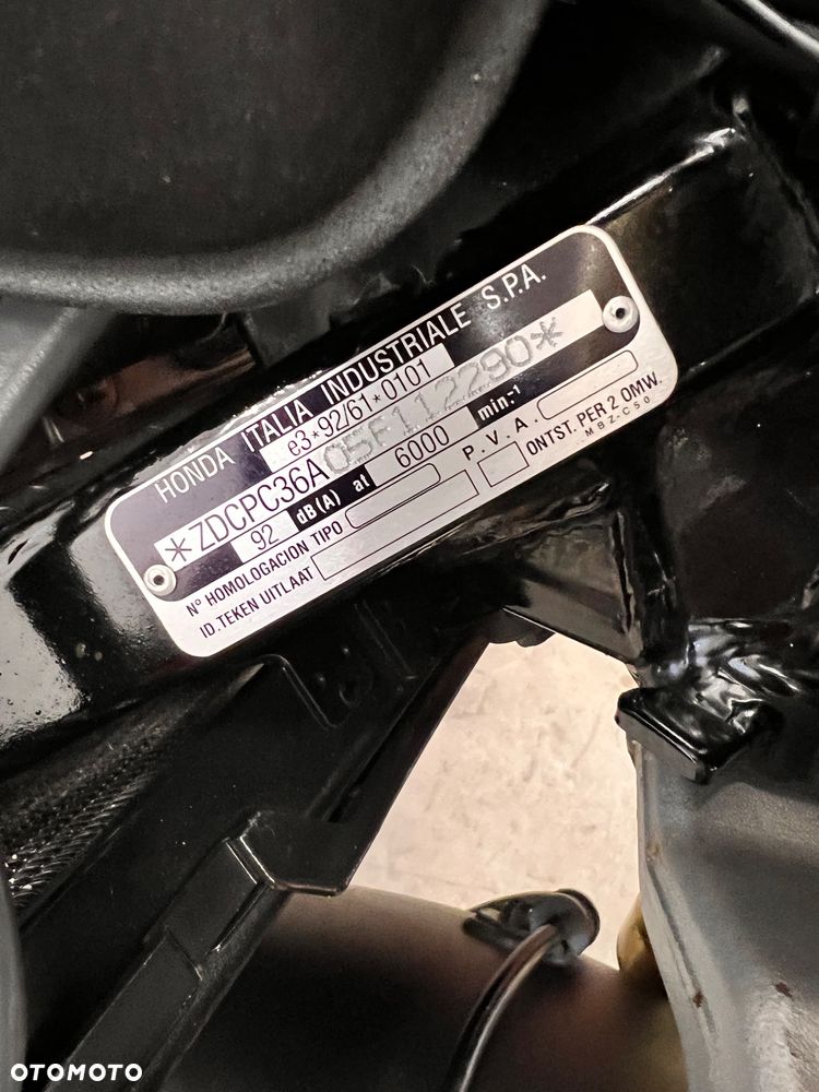 Honda Hornet - 12